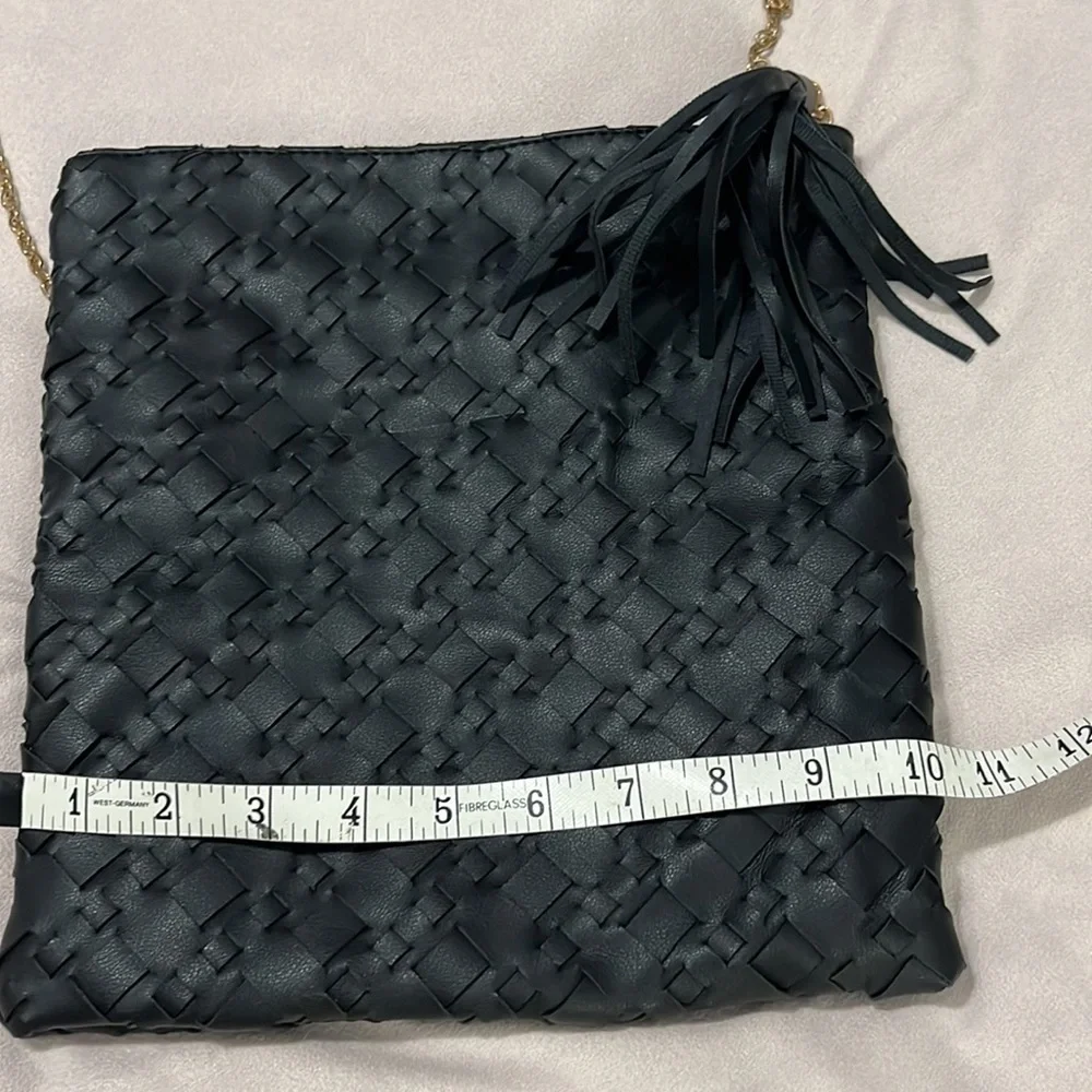 5/15 Urban Expressions black certified vegan woven crossbody fringe pull